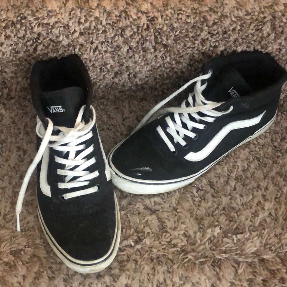 BLACK VANS